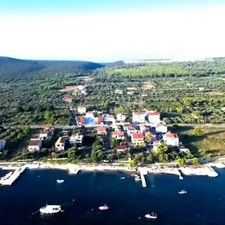 Apartamento Mobile Homes Dalmacija R & H *