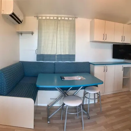 Apartamento Mobile Homes Dalmacija R & H *